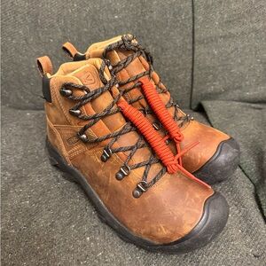 Keen Men's Tan Leather Boots with Red Laces